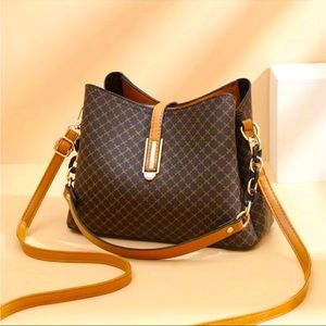 🏖️ NEW Coffee & Cognac Bucket Bag with Crossbody Strap